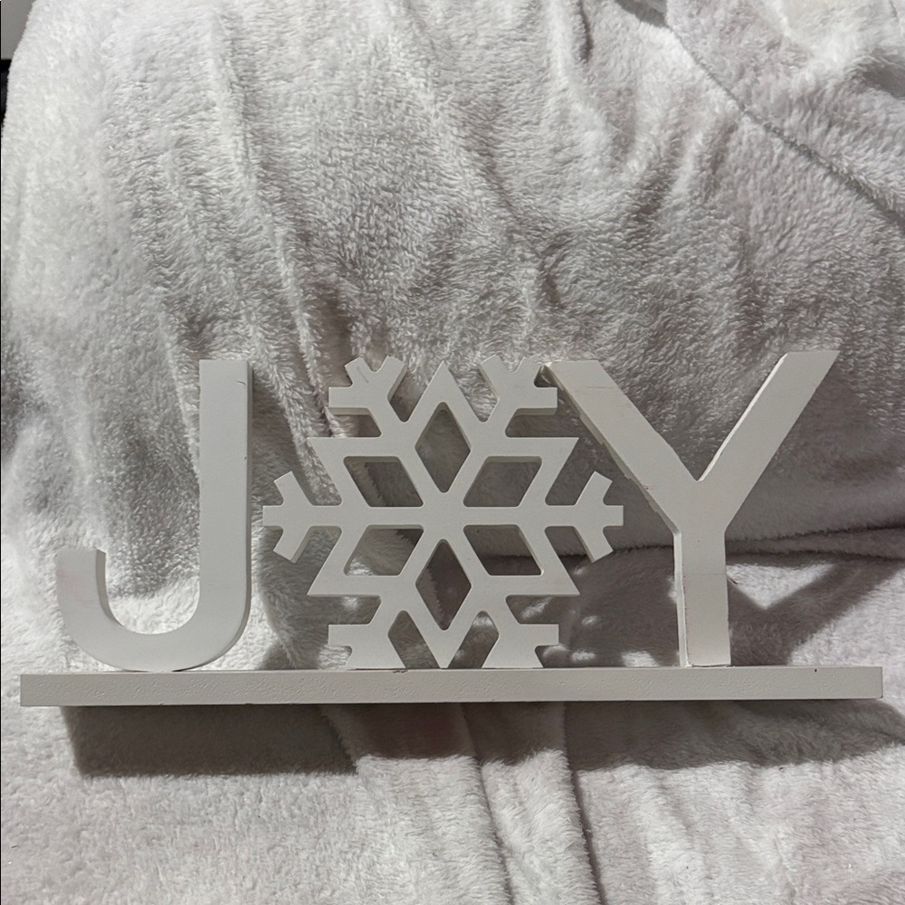 Festive Snowflake Decor Set - White and Brown - Picture 6 of 8